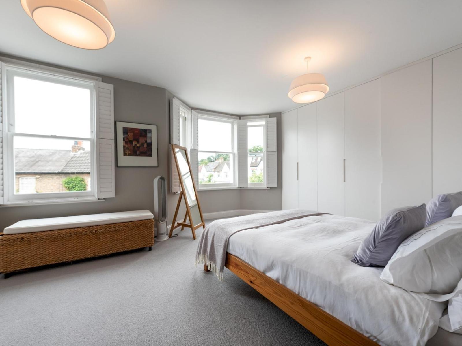 Skandi Chic Hideaway Near River And Transport Pass The Keys Holiday home Twickenham